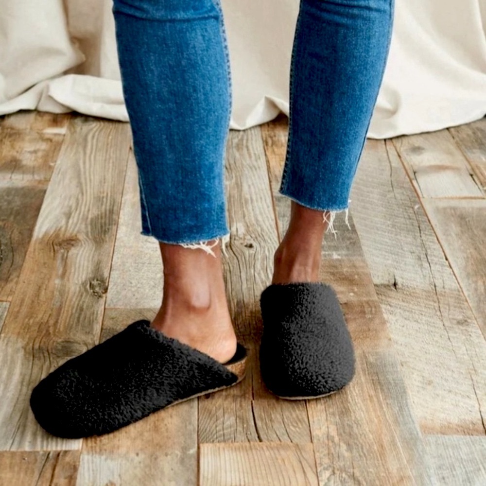 Jenni Kayne Shearling Moc Clog in black 36